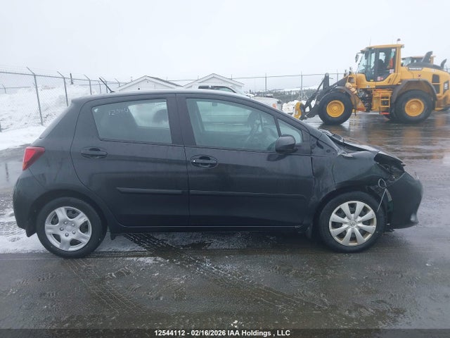 VNKKTUD36FA042324 Toyota YARIS LE