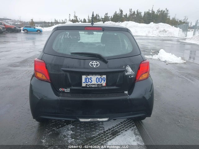 VNKKTUD36FA042324 Toyota YARIS LE
