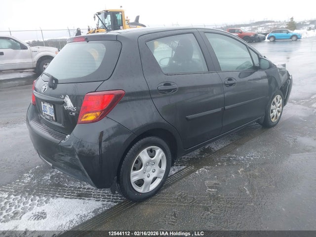 VNKKTUD36FA042324 Toyota YARIS LE