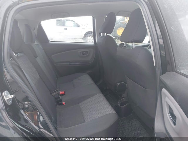 VNKKTUD36FA042324 Toyota YARIS LE