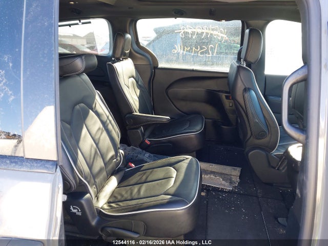Chrysler Pacifica Limited 2025 2C4RC1GG6SR602546 Image 8