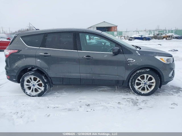 1FMCU9G99HUB46990 Ford ESCAPE SE