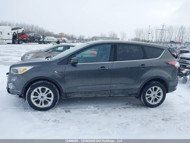 1FMCU9G99HUB46990 Ford ESCAPE SE