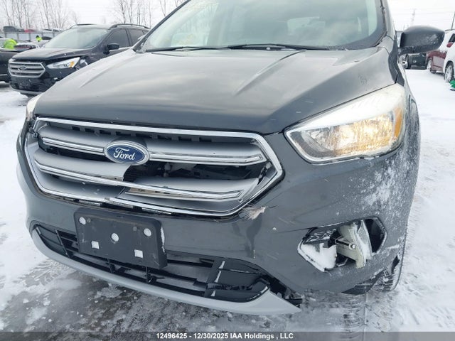 1FMCU9G99HUB46990 Ford ESCAPE SE
