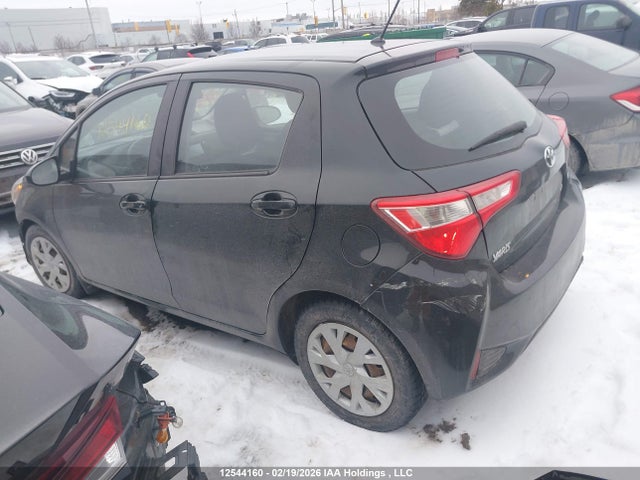 Toyota YARIS LE 2018 VNKKTUD35JA088283 Image 3