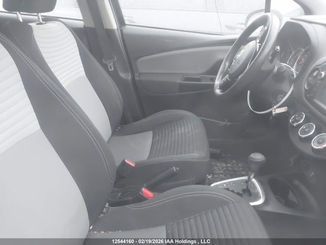 Toyota YARIS LE 2018 VNKKTUD35JA088283 Image 5