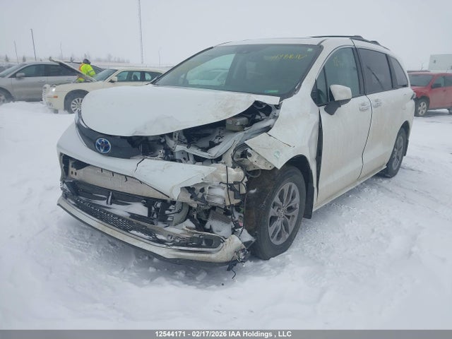 5TDGRKEC0RS189066 Toyota Sienna Xle 8-passenger