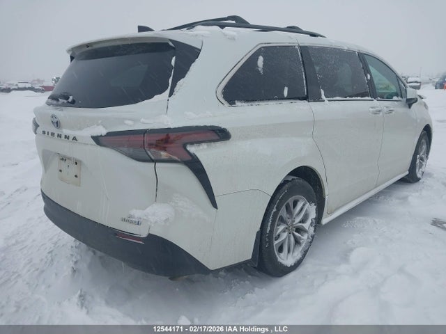 5TDGRKEC0RS189066 Toyota Sienna Xle 8-passenger
