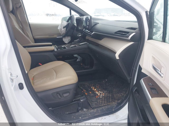 5TDGRKEC0RS189066 Toyota Sienna Xle 8-passenger