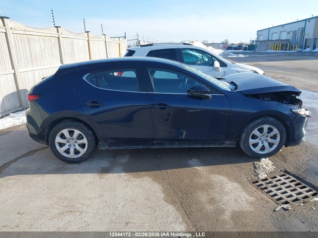 JM1BPALL2N1511114 Mazda 3 Preferred