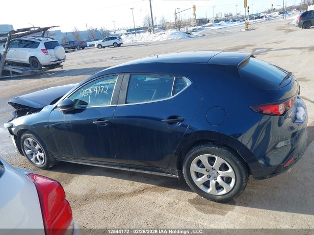 JM1BPALL2N1511114 Mazda 3 Preferred