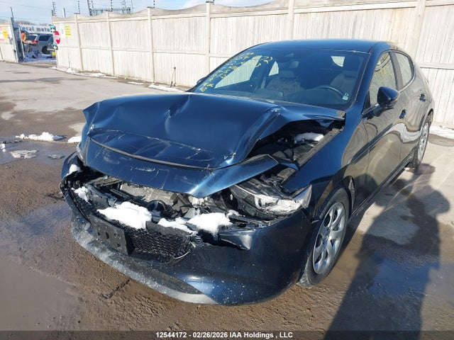 JM1BPALL2N1511114 Mazda 3 Preferred