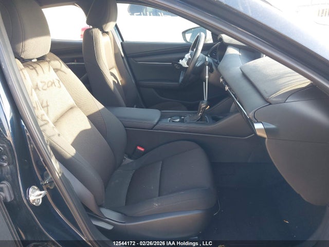 JM1BPALL2N1511114 Mazda 3 Preferred