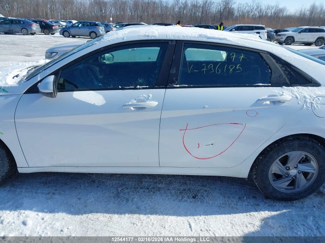 KMHLM4DG2RU796185 Hyundai Elantra Essential