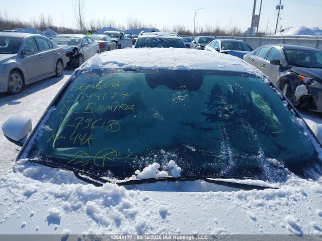KMHLM4DG2RU796185 Hyundai Elantra Essential