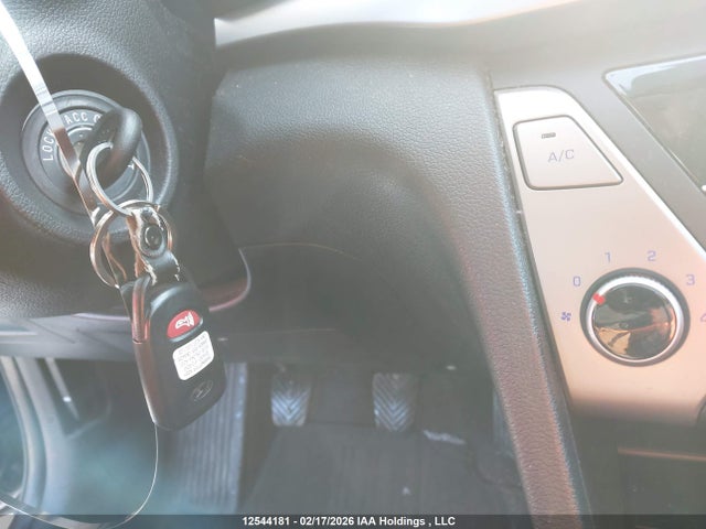 KMHD84LFXJU497906 Hyundai ELANTRA GL