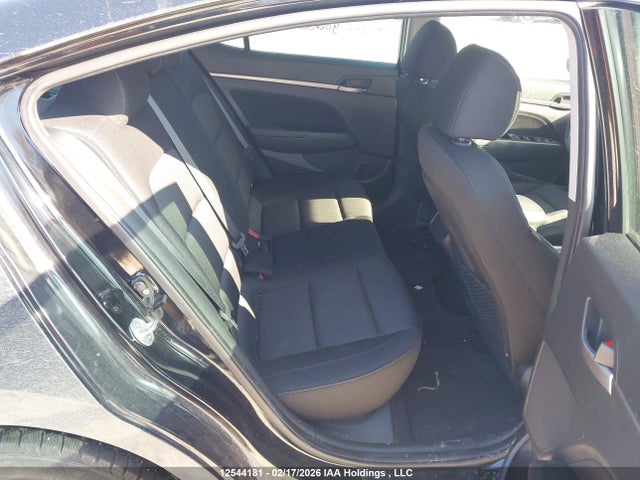 KMHD84LFXJU497906 Hyundai ELANTRA GL