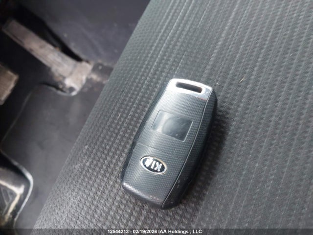 5XYKTCA63EG431549 KIA SORENTO LX