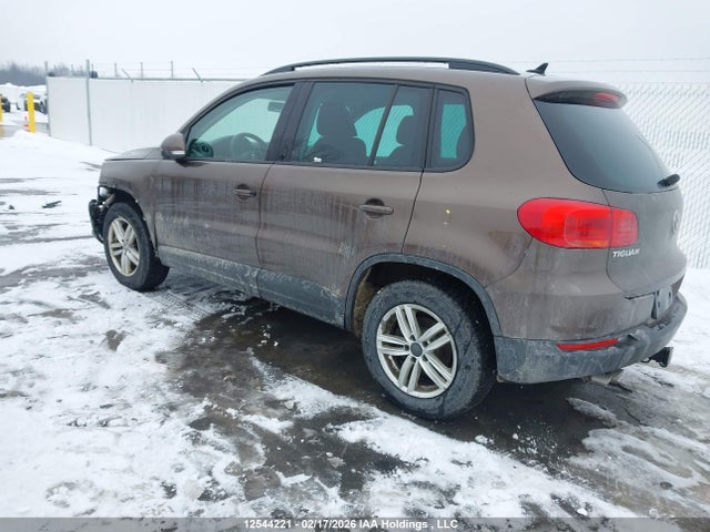 WVGKV7AX9FW048984 Volkswagen Tiguan