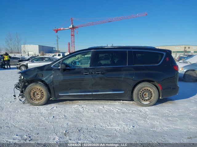 Продаж на аукціоні авто 2017 Chrysler Pacifica Touring-l Plus, vin: 2C4RC1EG4HR840164, номер лоту: 12544226