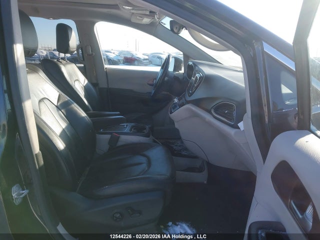Продаж на аукціоні авто 2017 Chrysler Pacifica Touring-l Plus, vin: 2C4RC1EG4HR840164, номер лоту: 12544226