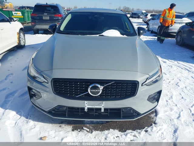 Volvo S60 B5 Core Dark Theme 2024 7JRL12TK2RG324947 Image 12