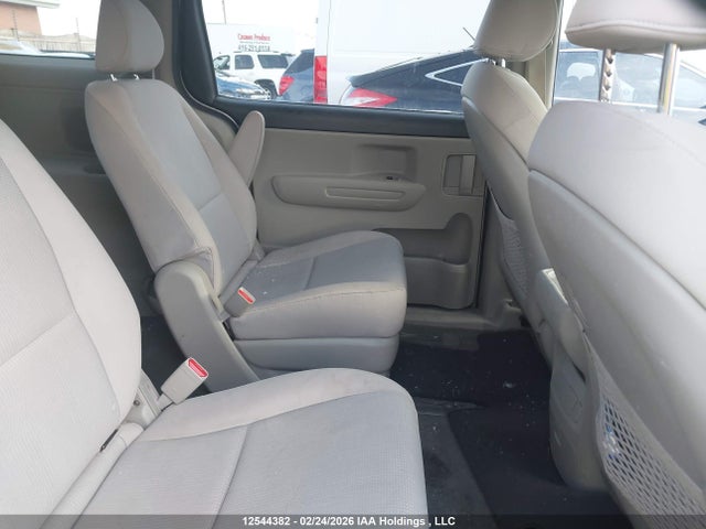 KNDMB5C19L6595302 KIA Sedona Lx/ex