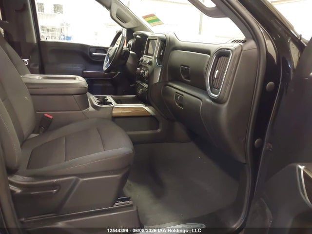 2022 Chevrolet Silverado Ltd K1500 Lt Trail Boss მანქანა იყიდება აუქციონზე, vin: 3GCUYFET5NG197895, აუქციონის ნომერი: 12544399