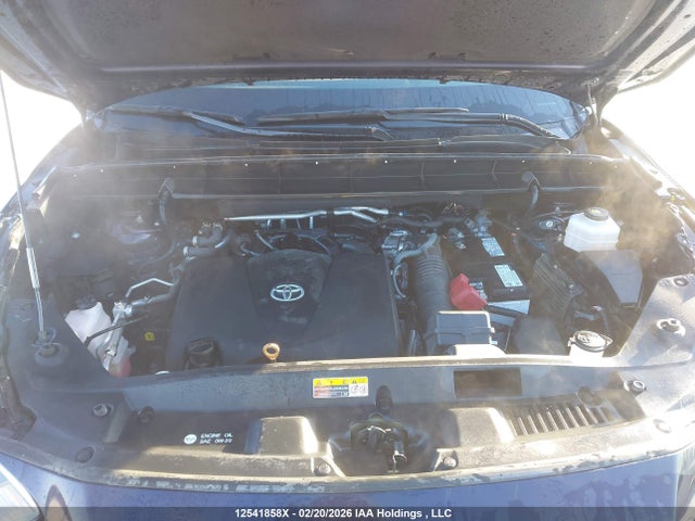 5TDDZRBH2NS209890 Toyota Highlander Limited