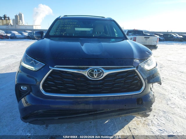 5TDDZRBH2NS209890 Toyota Highlander Limited