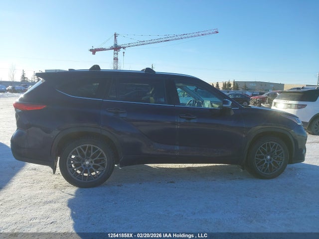 5TDDZRBH2NS209890 Toyota Highlander Limited
