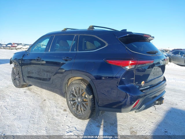 5TDDZRBH2NS209890 Toyota Highlander Limited