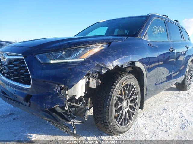 5TDDZRBH2NS209890 Toyota Highlander Limited
