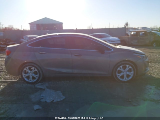 1G1BF5SM3J7193234 Chevrolet Cruze