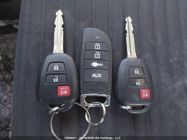 VNKKTUD36KA104251 Toyota YARIS LE