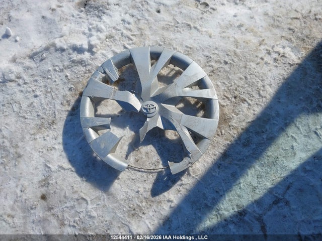 VNKKTUD36KA104251 Toyota YARIS LE