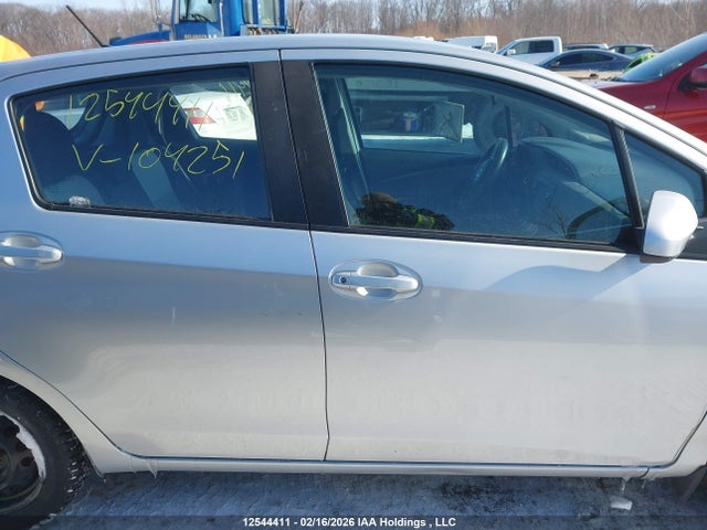 VNKKTUD36KA104251 Toyota YARIS LE