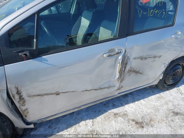 VNKKTUD36KA104251 Toyota YARIS LE
