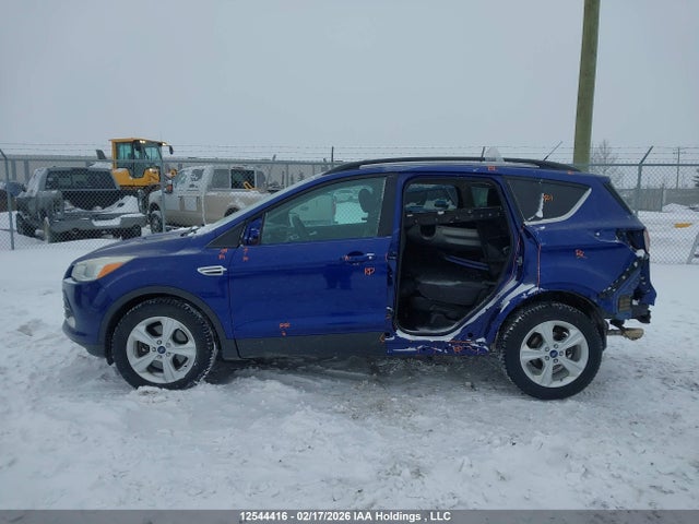 1FMCU9G9XFUC15618 Ford ESCAPE SE
