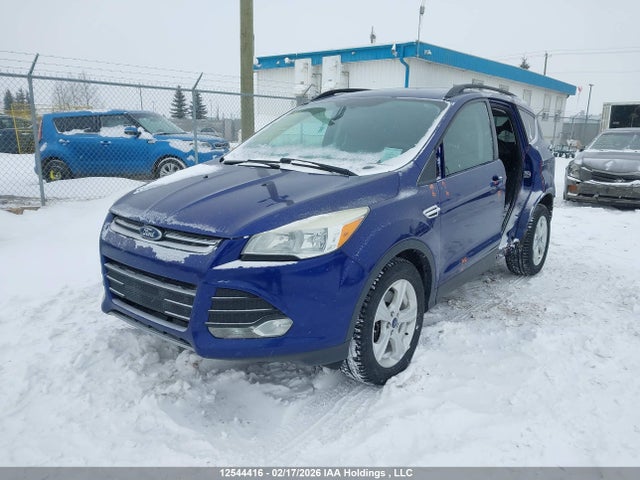 1FMCU9G9XFUC15618 Ford ESCAPE SE