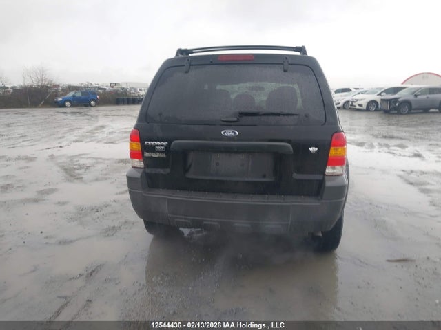 2007 Ford Escape Xlt მანქანა იყიდება აუქციონზე, vin: 1FMYU93167KA63744, აუქციონის ნომერი: 12544436