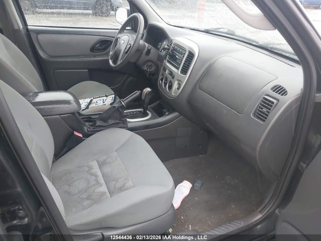 2007 Ford Escape Xlt მანქანა იყიდება აუქციონზე, vin: 1FMYU93167KA63744, აუქციონის ნომერი: 12544436