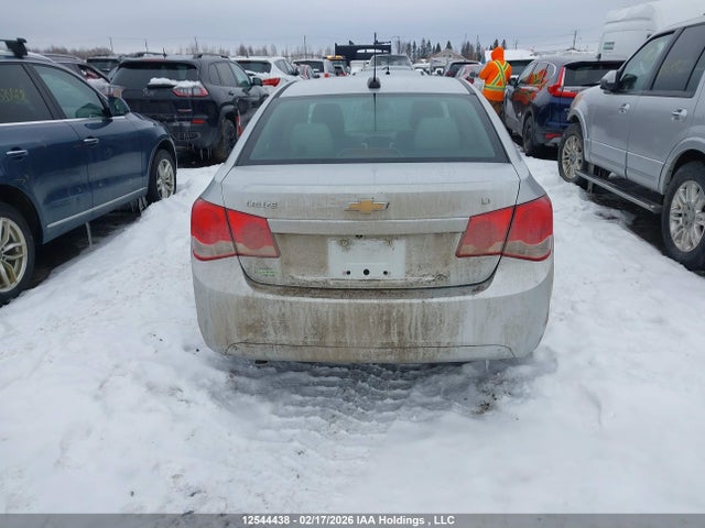 1G1PC5SBXF7289723 Chevrolet CRUZE LT