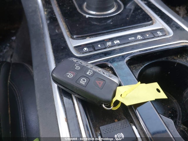 SAJBK4BV3HCY50722 Jaguar Xf 35t Prestige