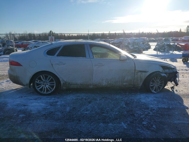 SAJBK4BV3HCY50722 Jaguar Xf 35t Prestige