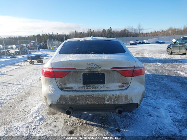 SAJBK4BV3HCY50722 Jaguar Xf 35t Prestige