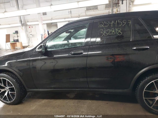 W1N0G8EB8NV382818 Mercedes-Benz Glc 300 4matic