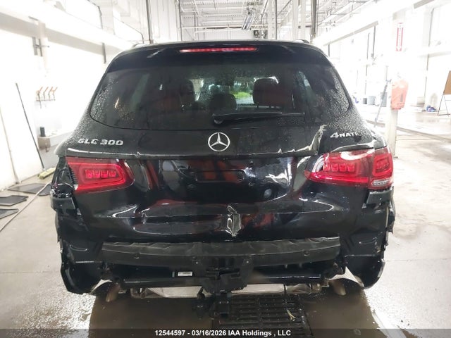 W1N0G8EB8NV382818 Mercedes-Benz Glc 300 4matic
