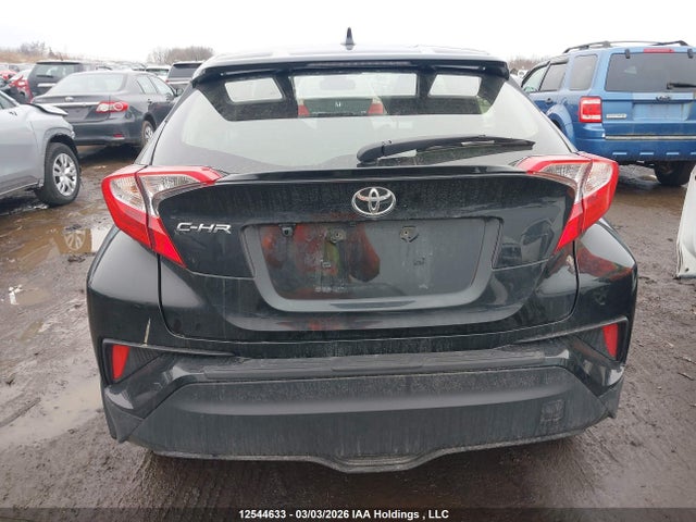 JTNKHMBX6N1132549 Toyota C-HR LE