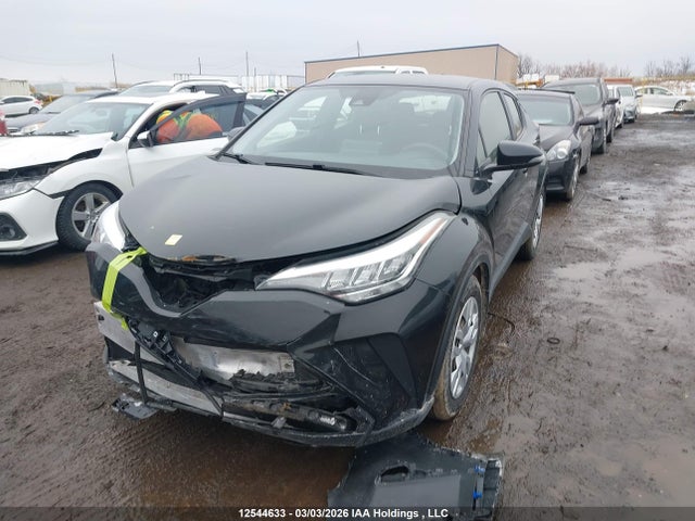 JTNKHMBX6N1132549 Toyota C-HR LE